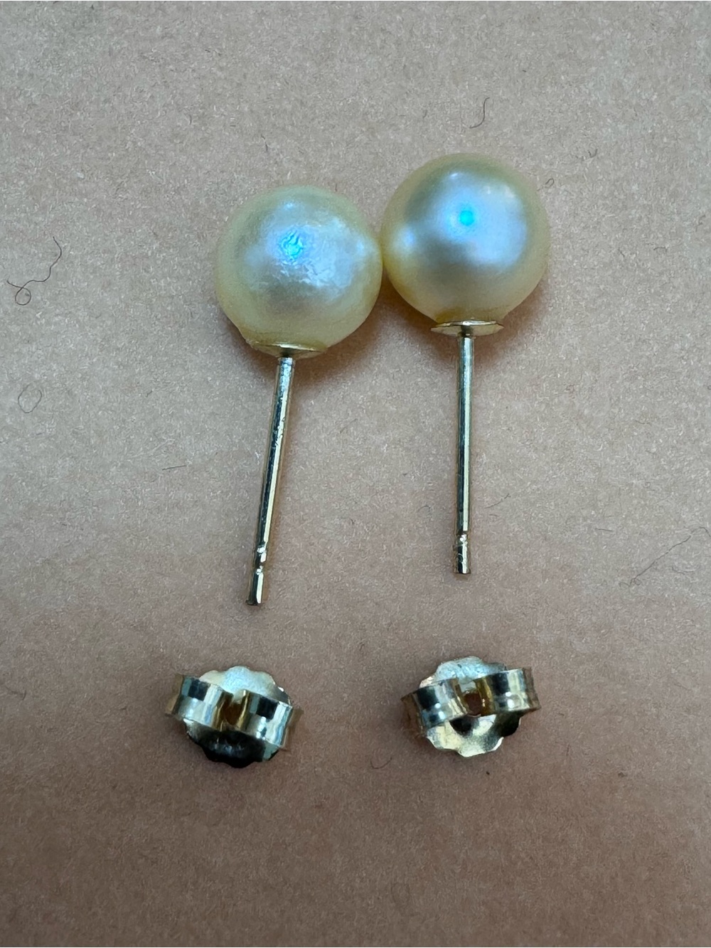 7 mm freshwater pearl stud earrings. - Picture 2 of 7